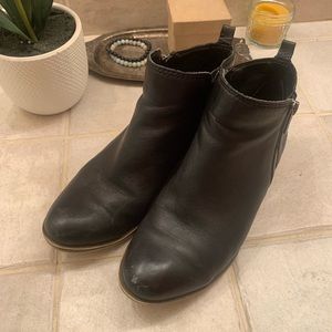 Lucky ankle boots 6.5 women’s black